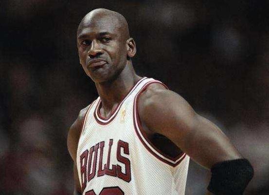 乔丹巅峰时期的工资是多少,巅峰乔丹现在能拿多少薪资