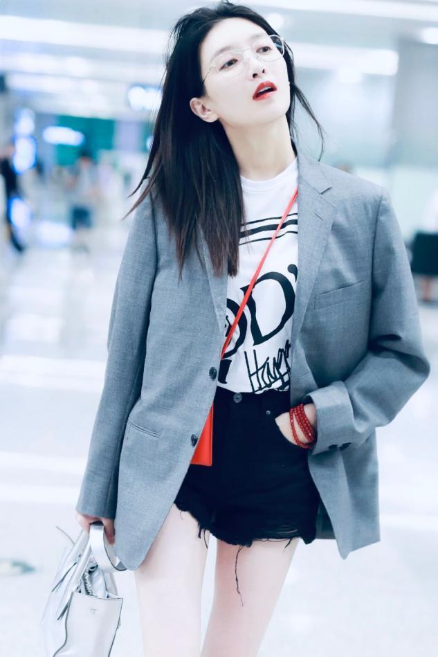 太好看了国潮绣花t恤,有哪些t恤衫的设计好看又简单