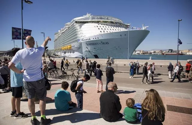 1000000000的邮轮长什么样?游乐场、购物中心样样齐全