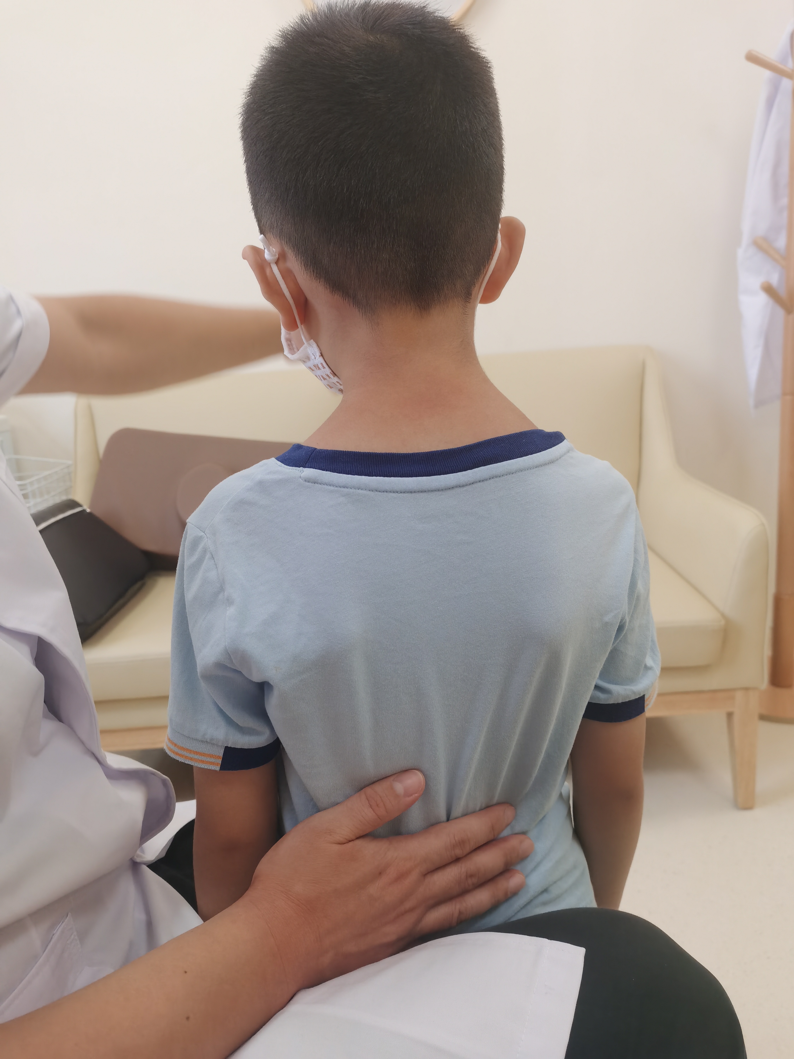 小儿落枕,小儿落枕解决办法图解