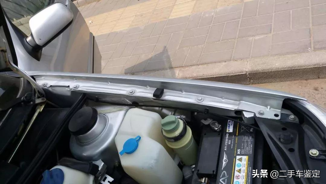 前翼子板怎么才能达到换的标准,更换前翼子板和换车门哪个影响大