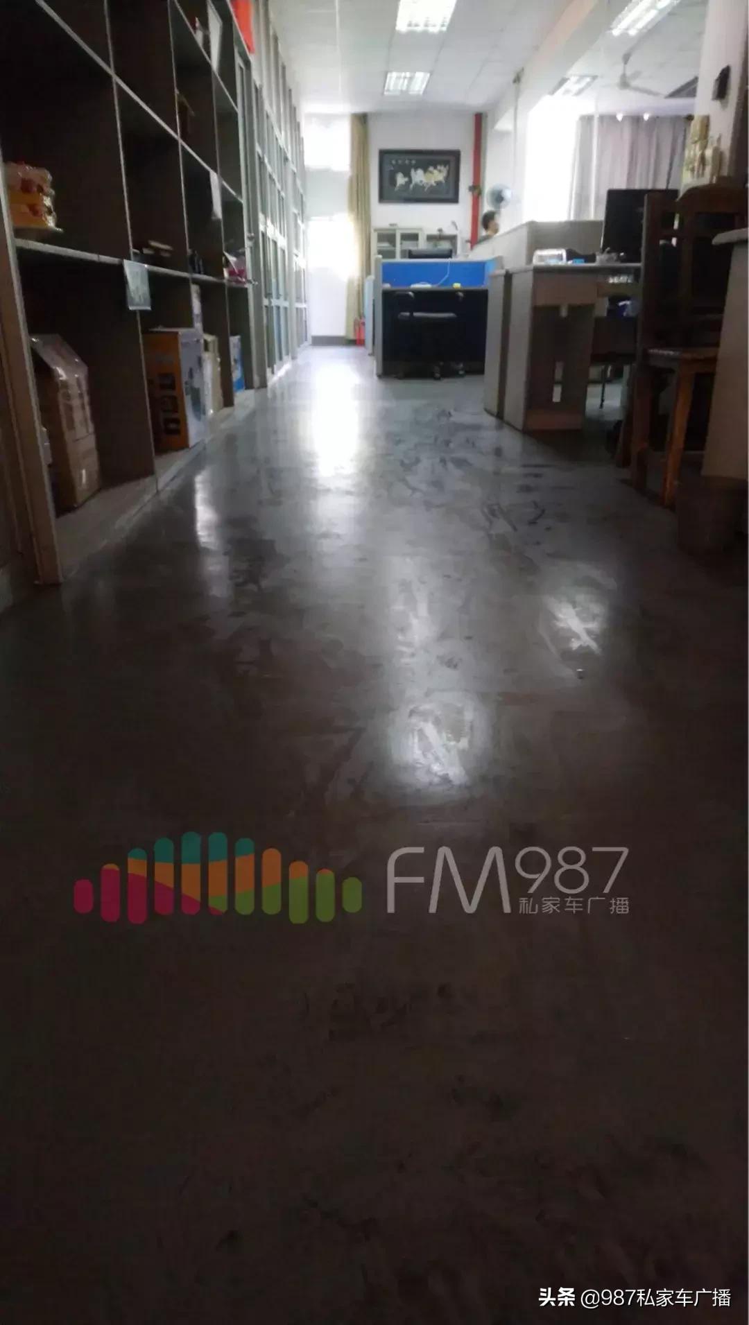 越来越冷，福州金山这家公司员工坐不住了，原来楼下有个药品库