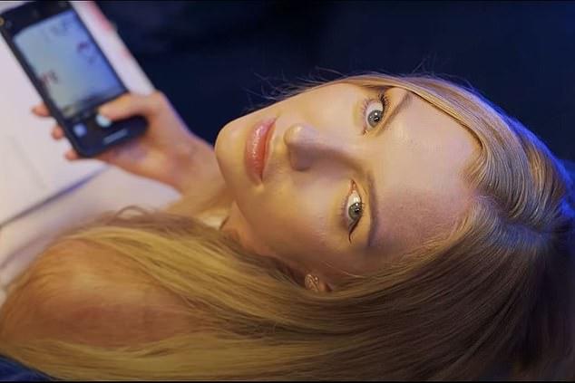 你愿意花161万元买线上女友吗？波兰女网红出售虚拟爱情，可以视频聊天、一起打游戏，也可以线下约饭