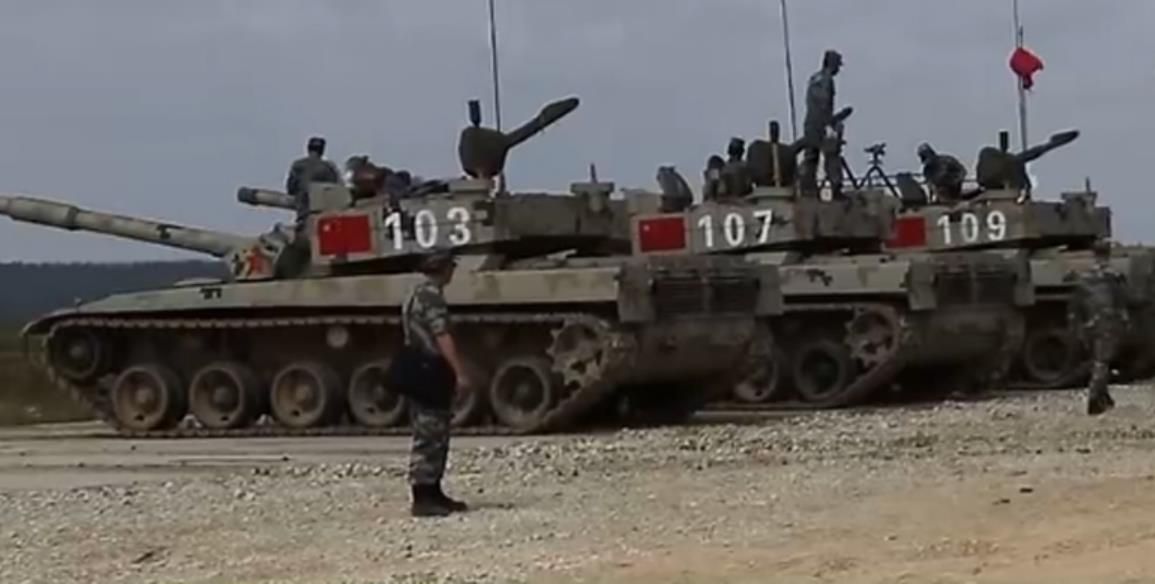 解放军坦克兵穿坦克靴视频,坦克兵为什么穿鞋子