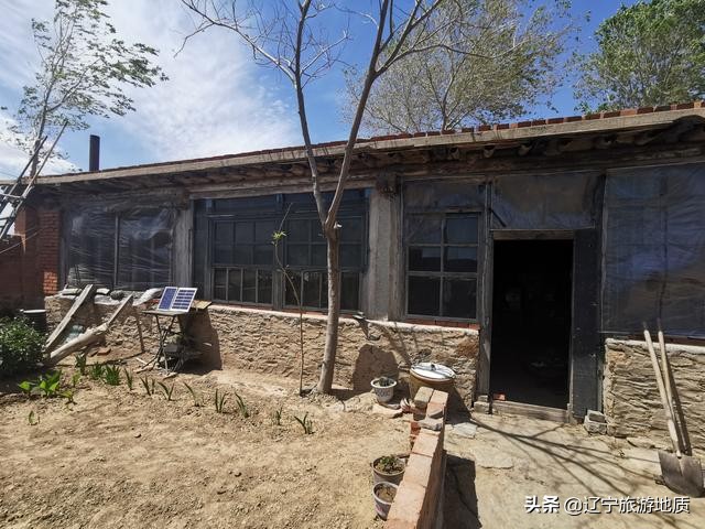 锦州96岁老人独居荒村,靠发电机生活,至今耳不聋,眼不花