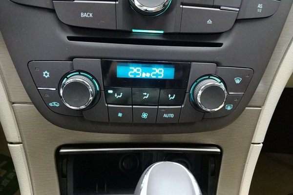 别克君威2015款2.0精英版二手,我买了辆二手车