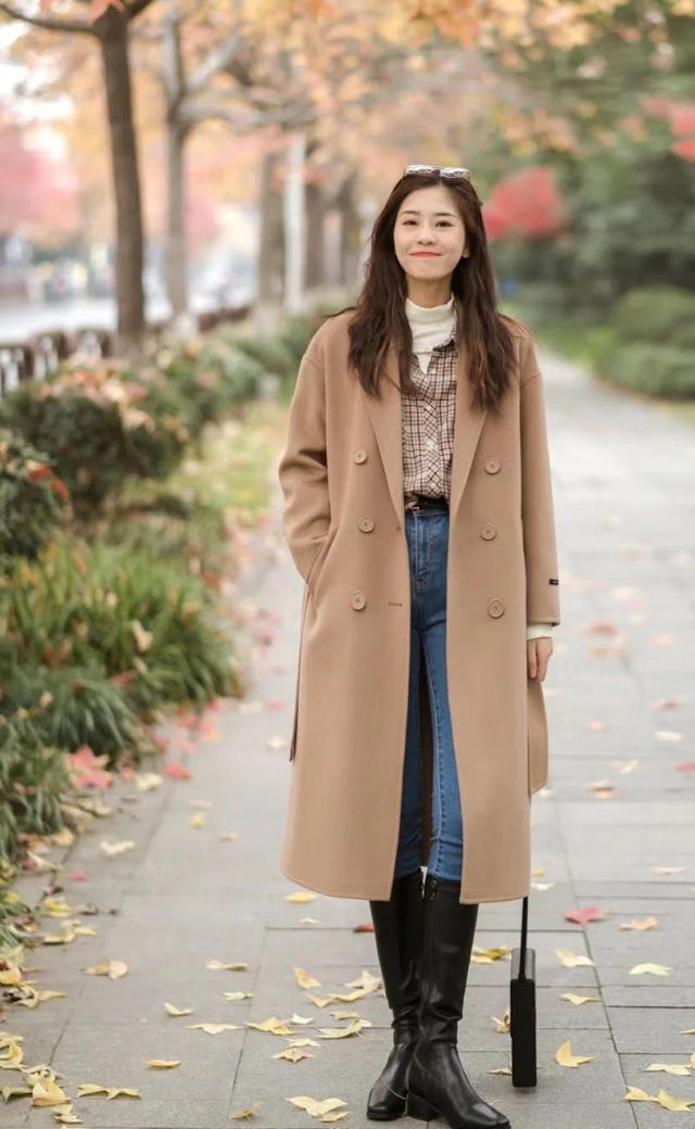 绿驼色配什么颜色显高级,今年流行咖啡色还是驼色