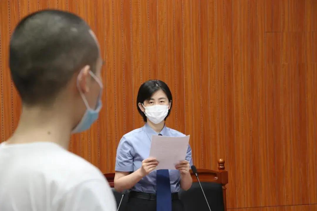 脱口秀演员卡姆容留他人吸毒新闻,脱口秀演员卡姆容留吸毒案宣判