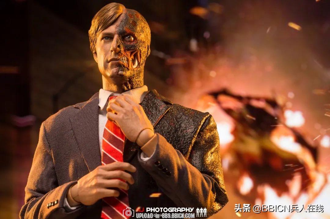 哈维丹特是小丑吗,哈维丹特变成双面人