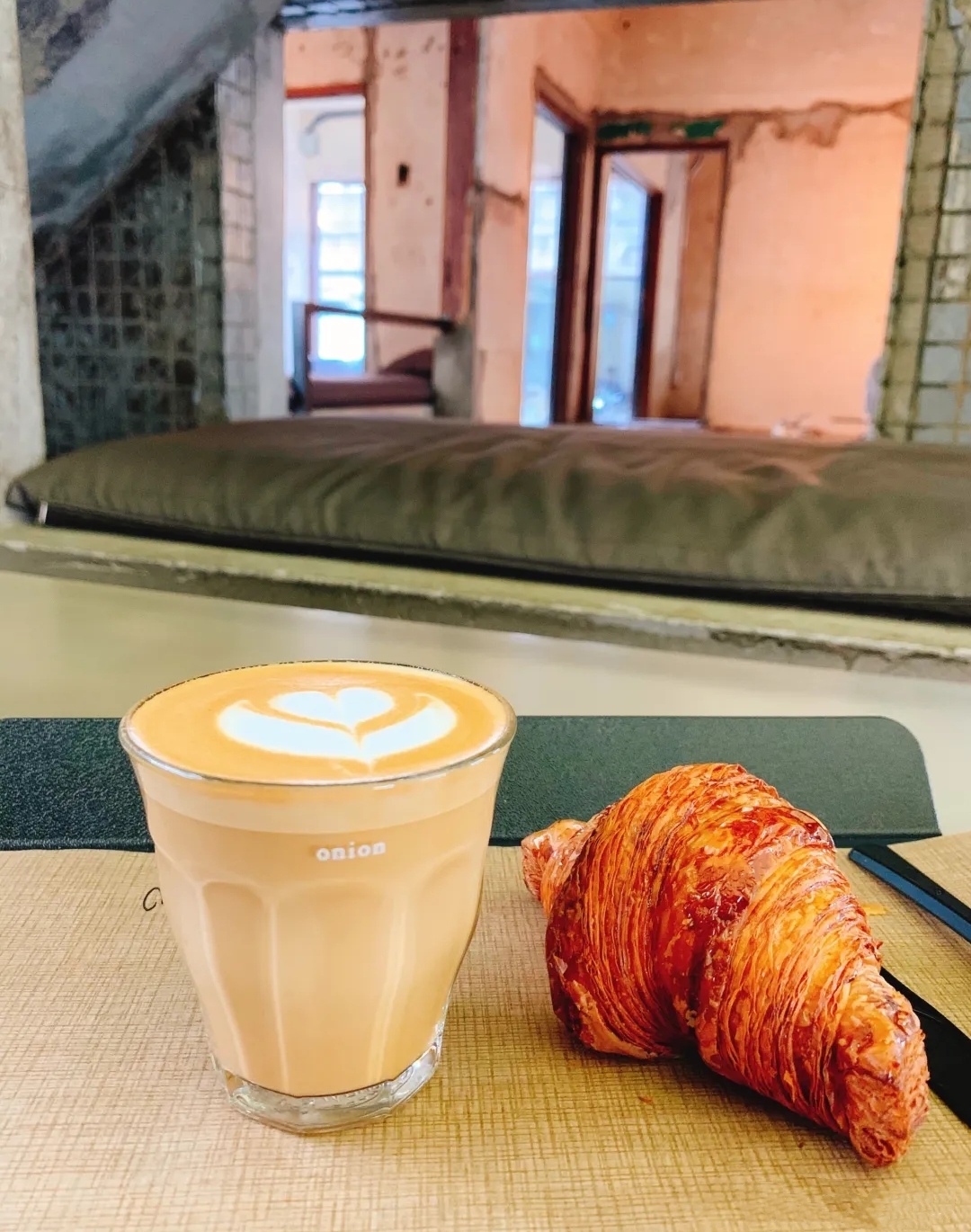 韩国网红设计师，把旧厂房改造成咖啡烘焙店，开这样的店真幸福