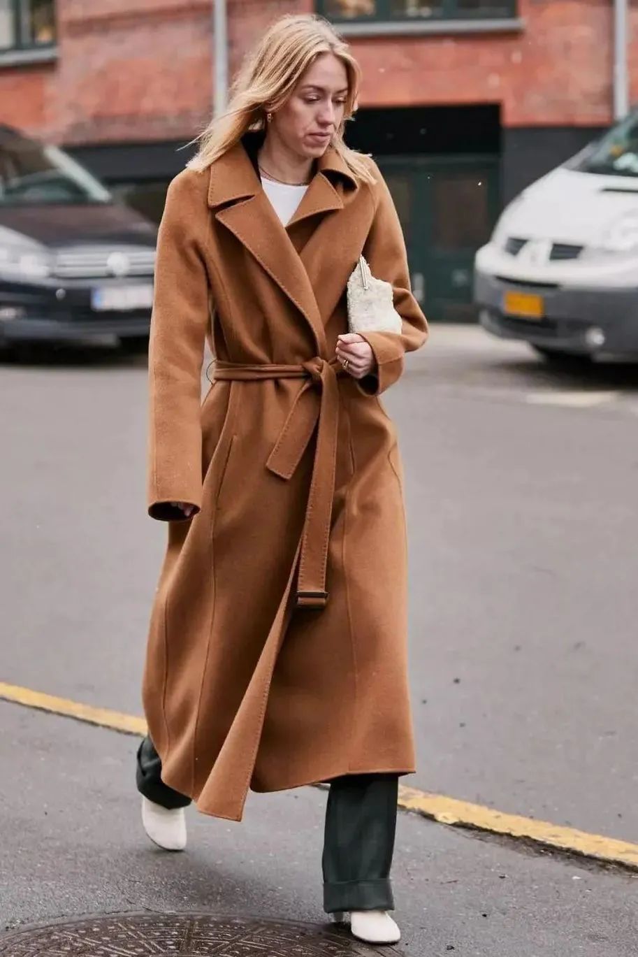 驼色大衣多种风格穿搭攻略,驼色大衣的高级感穿搭示范