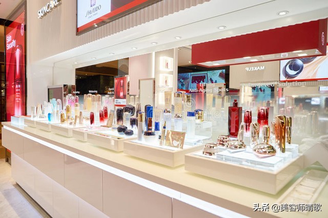 小棕瓶和sk2精华哪个好,抗老小黑瓶