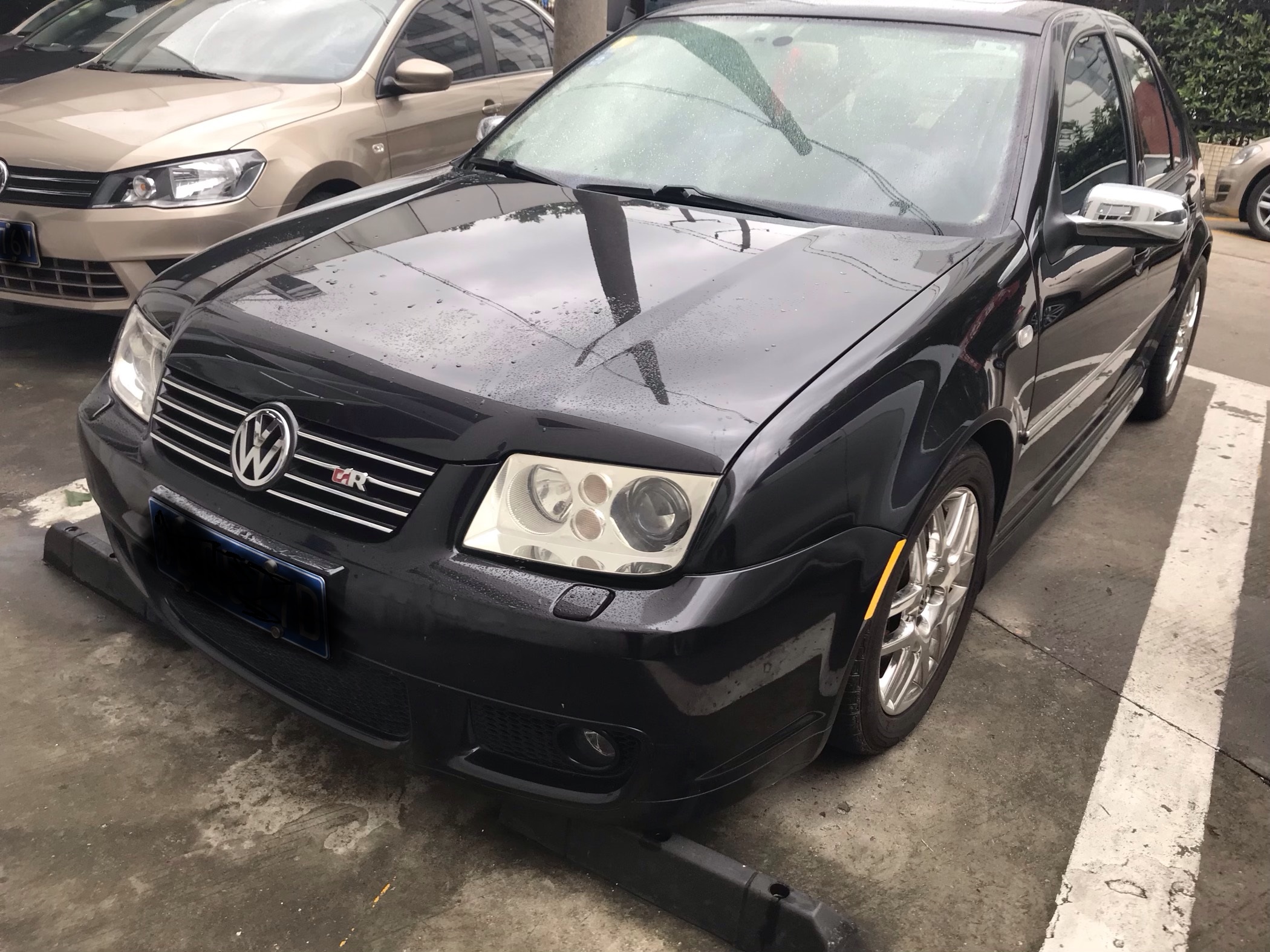 一台大众宝来卖20万，当年的性能“小怪兽”如今依旧好开，经典