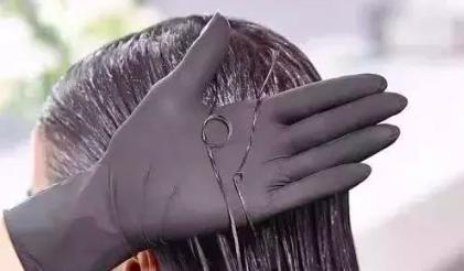 专业发型师打理发型手法教程,新手理发店烫发药水使用教程