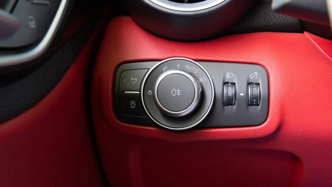 意大利风情满载的阿尔法罗密欧Giulia，还有个名字叫做“勇气”