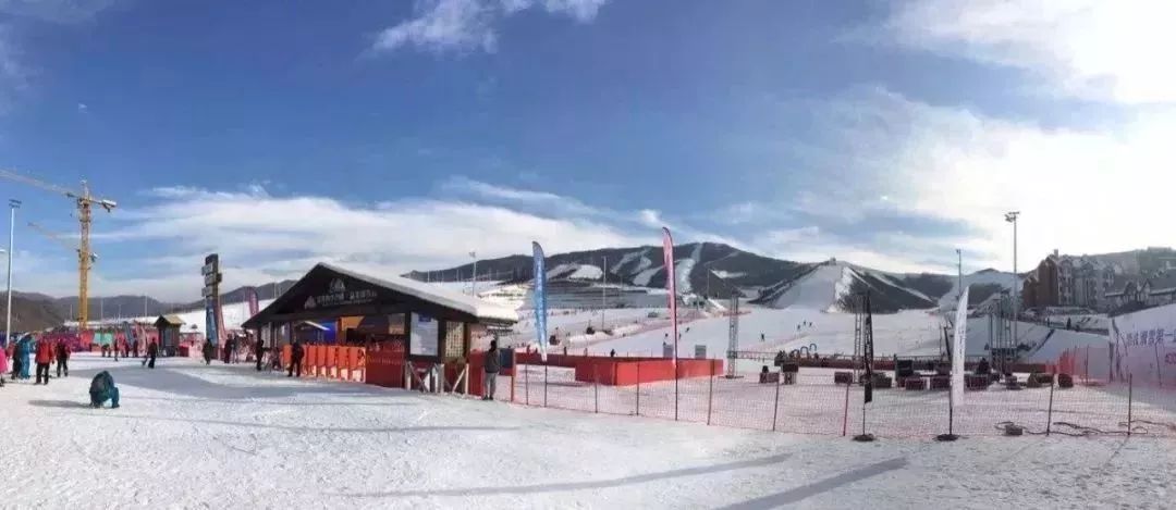 张家口各个滑雪场票价,张家口滑雪场是天然雪还是人造雪