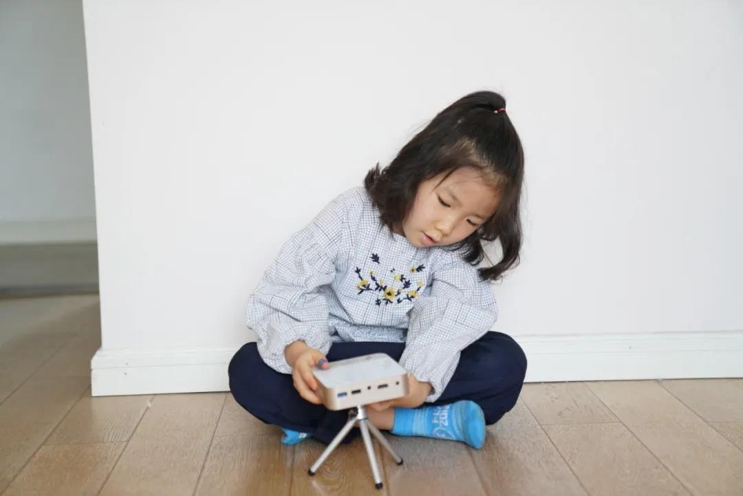 如何选择护眼投影仪,100寸电视和投影仪哪个好更护眼