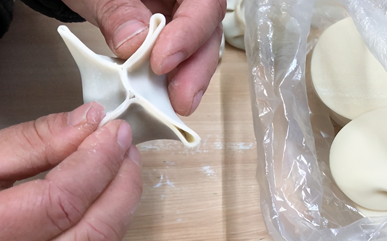 双色花样水饺包法,不会包饺子饺子怎么包才好看