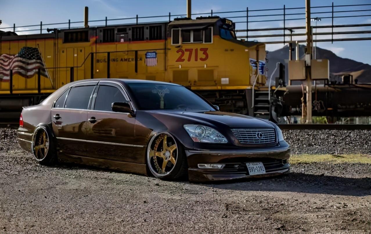 地面游艇の大王雷克萨斯LS430