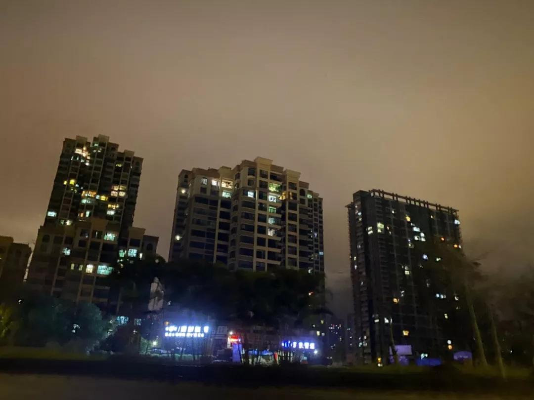 大亚湾夜景真实视频,大亚湾鬼城亮灯率