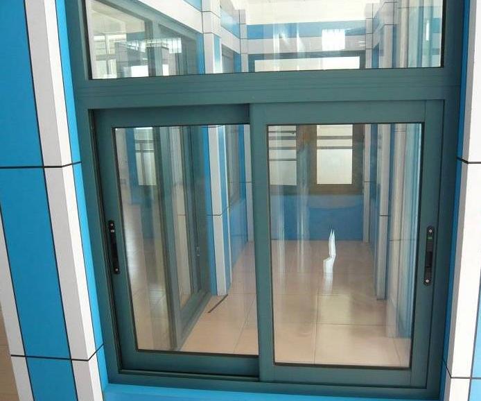 小区物业不给装重型推拉窗合理吗,物业要求不准用平开窗合理吗