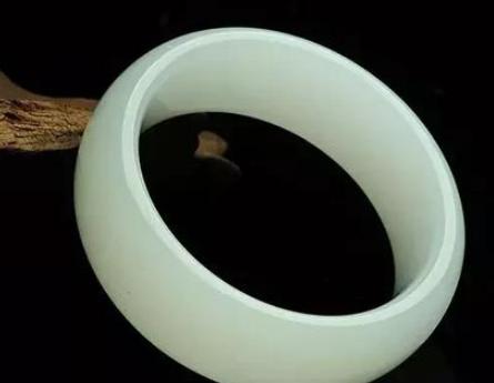 阿富汗玉和和田玉一样的吗,阿富汗玉和和田玉有什么区别