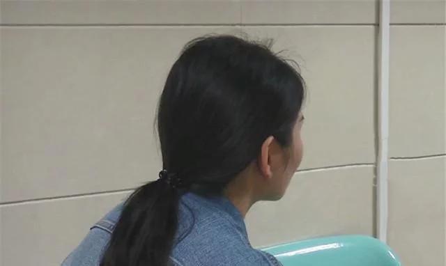 22岁女孩被查出怀孕,21岁女孩被检查怀孕