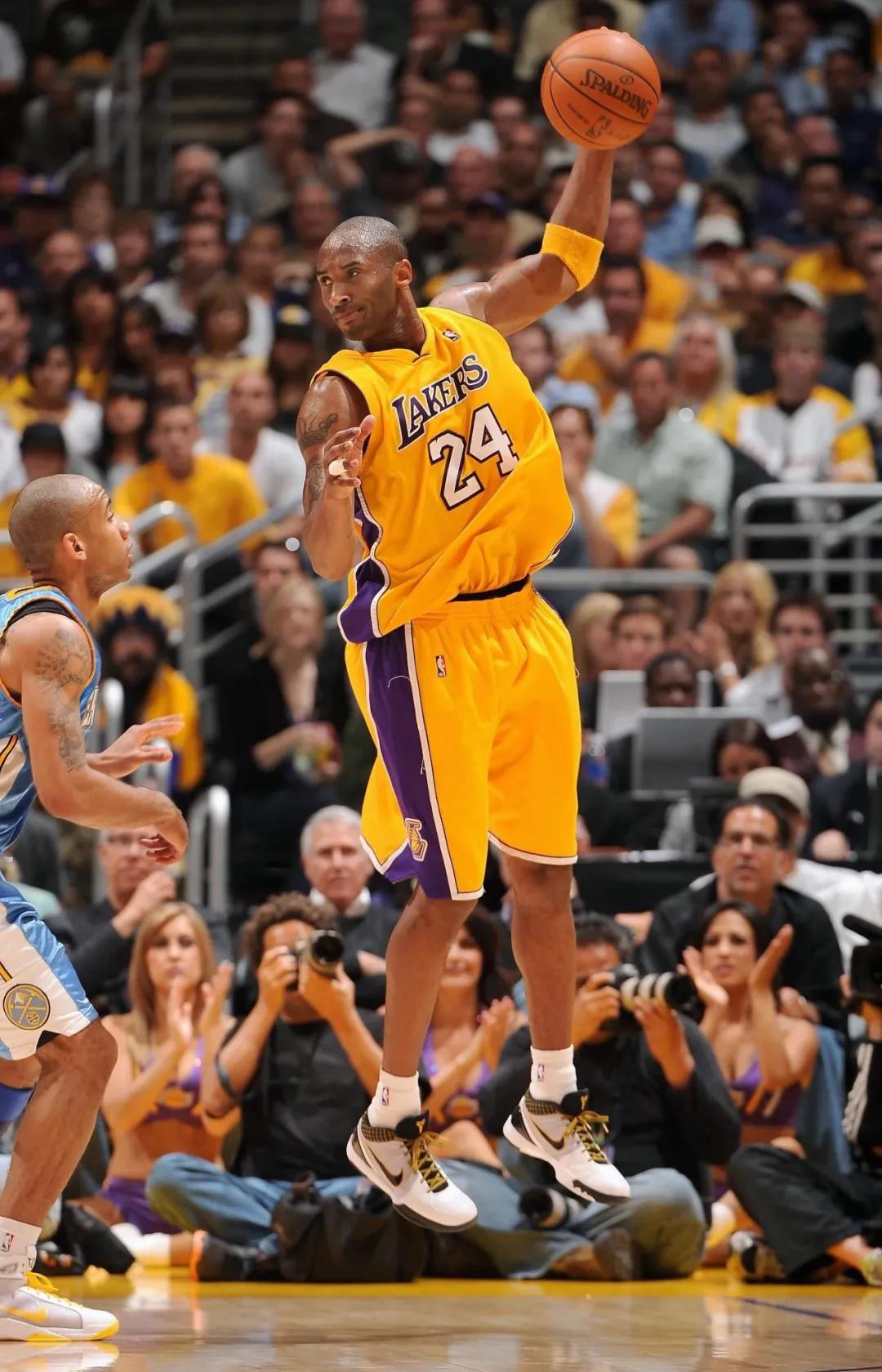 特步和nike有什么关系吗 (特步发布会上说自己可以匹敌nike)