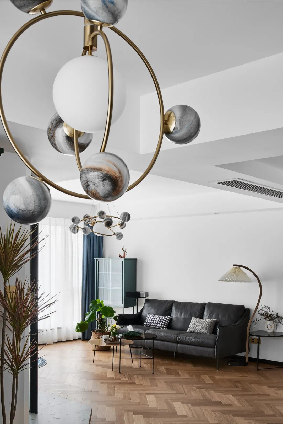 邻居秀家|细节控的家有多治愈?单凭她家开关就能出圈了