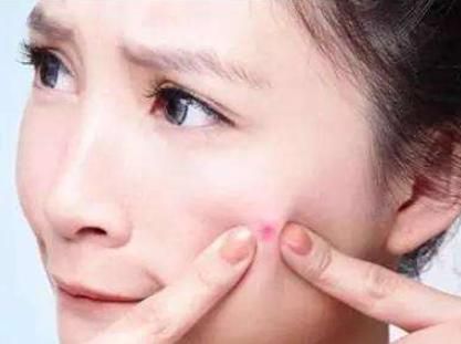 敷面膜脸有刺痛感是因为缺水吗,敷面膜脸会刺痛是什么原因