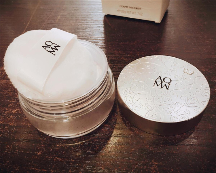 宅家结束估计出门个个全是大油田！这些散粉，能让你变成哑光的