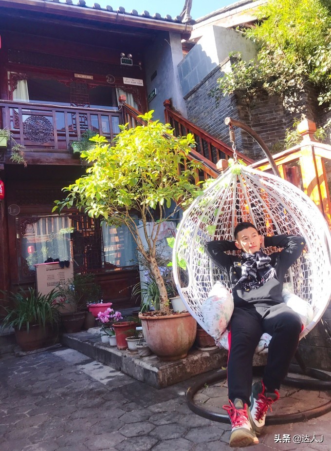 丽江的高颜值客栈逆天了，住一圈连回家的路费都省了！文末有福利