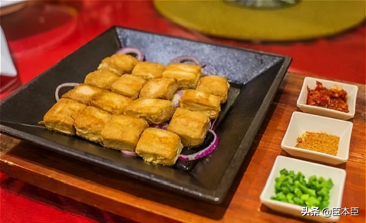 安徽毛豆腐是什么味道的,徽菜代表菜毛豆腐