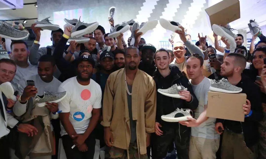 这双丑鞋一年赚40亿,这双丑鞋一年狂赚40亿