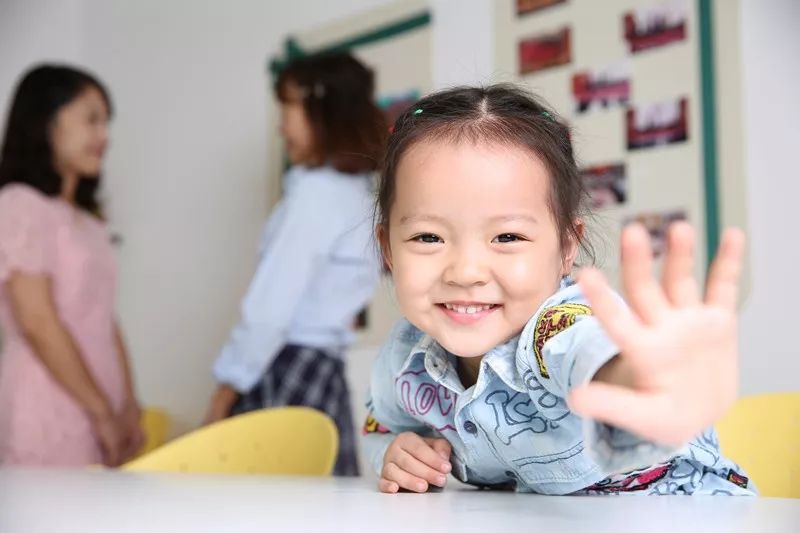 孩子犯错家长对其批评教育,幼儿园孩子被老师批评家长怎样