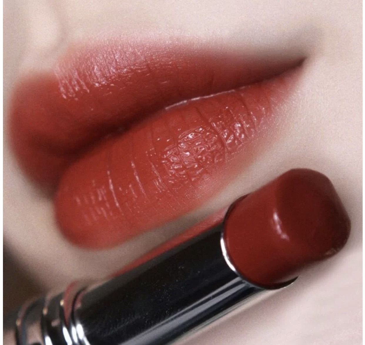 显白口红色号推荐迪奥740,上班族最经典口红