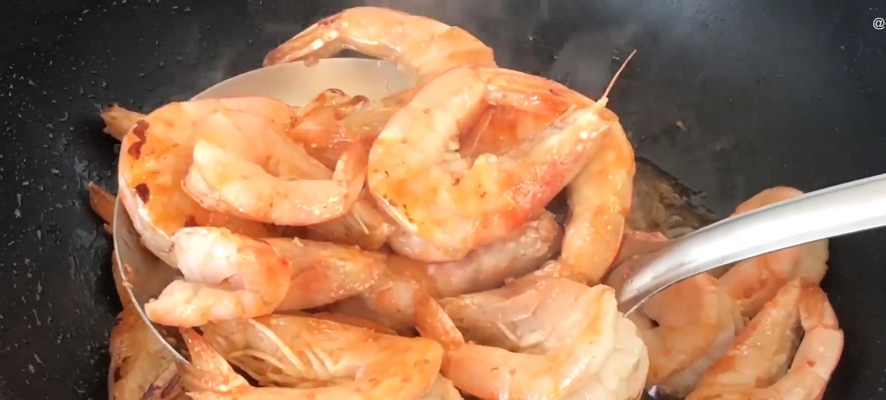 水煮虾怎么煮好吃又不腥,保证虾肉煮得鲜嫩无腥味