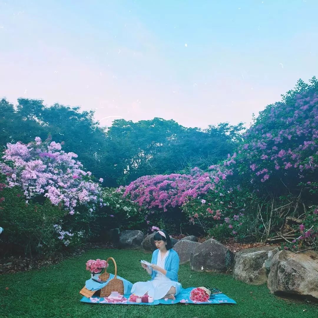 姑娘带着针线去旅游,刺绣记录最美风景，Gucci都找她合作！