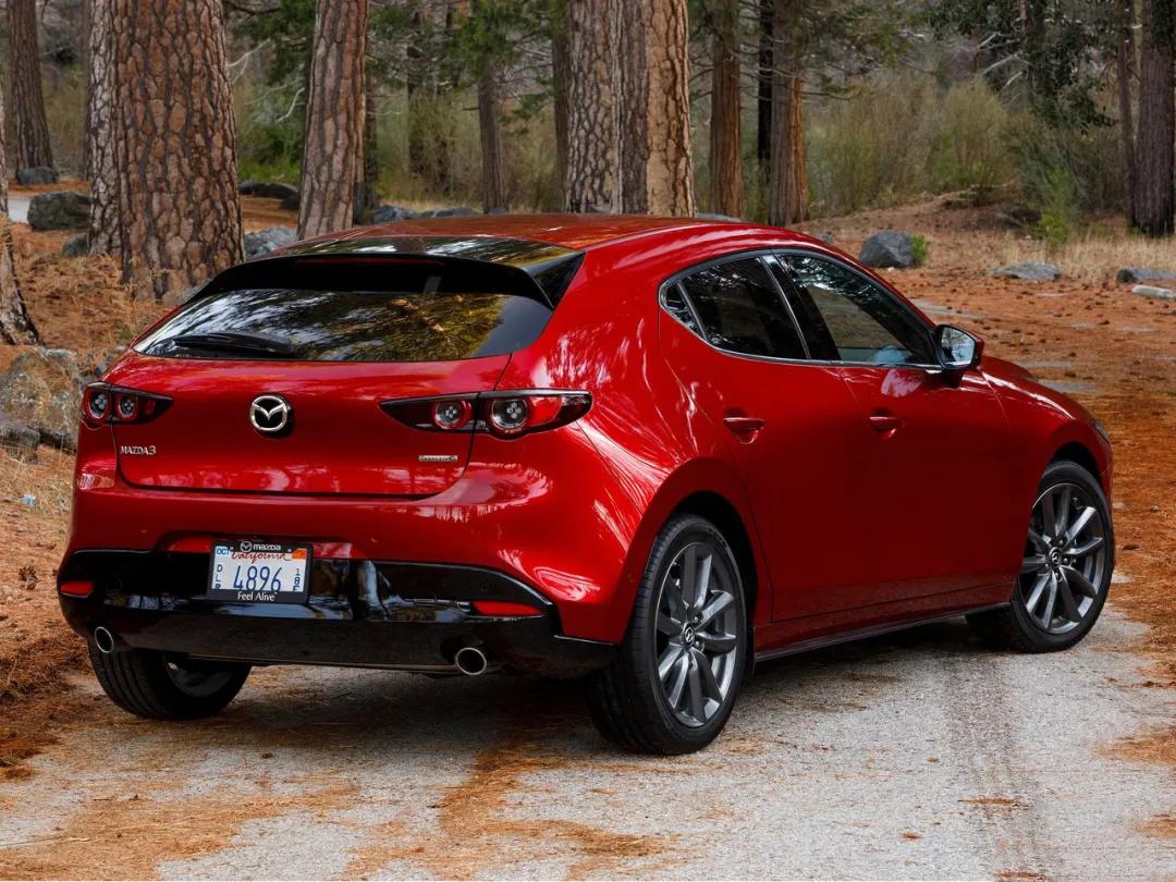 在这件事情上马自达怂了，本田威了