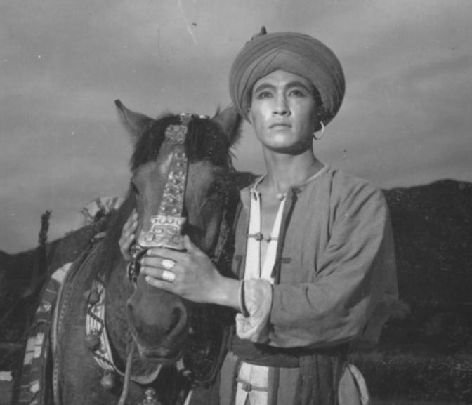 阿黑哥包斯尔，6岁牧羊演《阿诗玛》爆红，却坎坷一生胃癌病逝？