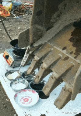 搞笑gif妹子的内心是崩溃的,搞笑gif妹子原来是个逗比