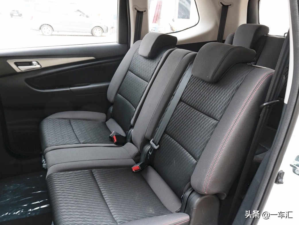 不到5万元的长安欧尚A600，网友：这车到底是微面，还是家用MPV
