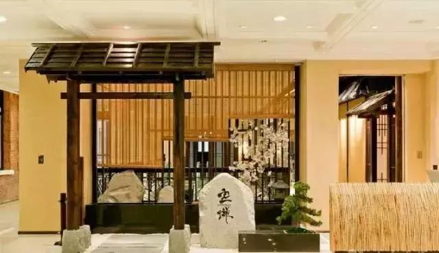 在上海最高的餐厅吃饭需要多少钱,上海最贵的餐厅吃一顿花多少