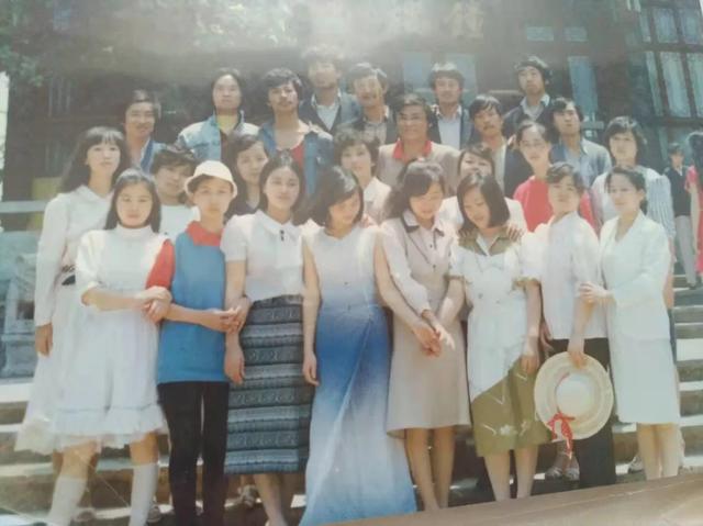 随笔忆往昔峥嵘岁月,随笔记忆犹新的春天往事