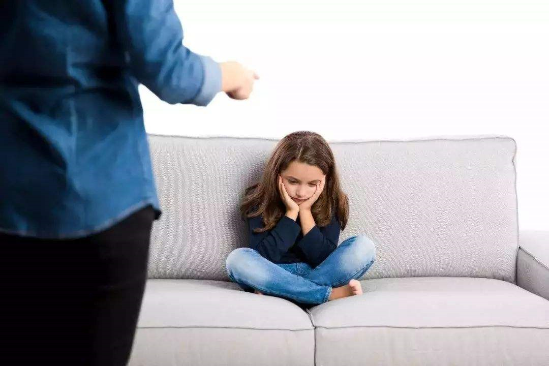 被吼长大的孩子的性格,被吼后闭嘴还是顶嘴