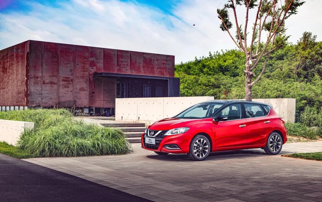全新日产骐达上市起售价9.99万元,骐达2021款1.6lcvt智行版红色图片