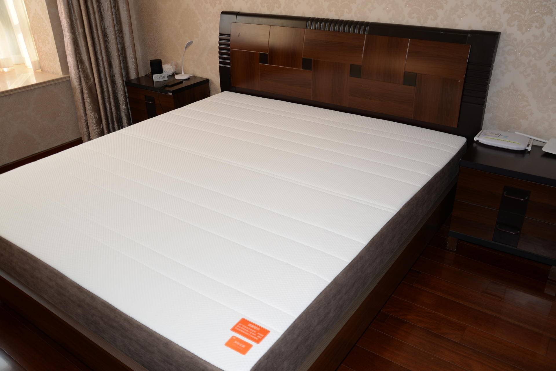 孝敬父母篇二:你们的满意是我的目标—8H黄麻透气护脊床垫