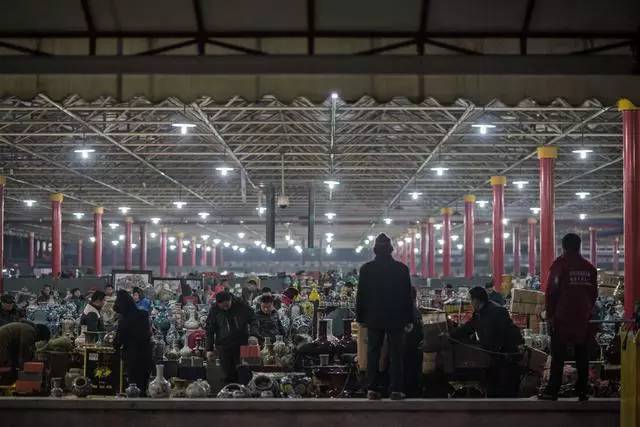 探索文玩鬼市场,老玩家看文玩鬼市