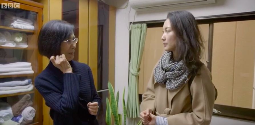 *服务性**扎堆的日本街头,只有她被骂荡妇