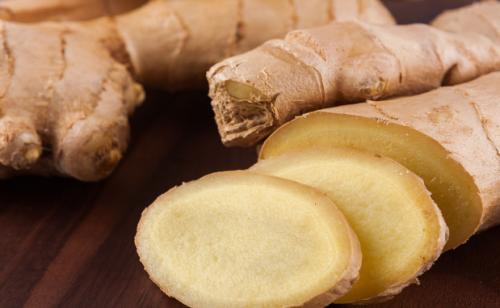 白酒泡生姜对白癜风药有效果吗,白癜风初期可以用生姜泡脚吗